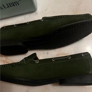 Sam and Libby Posey Dark Green Suede Leather Loafers Women’s Size 7 New In Box